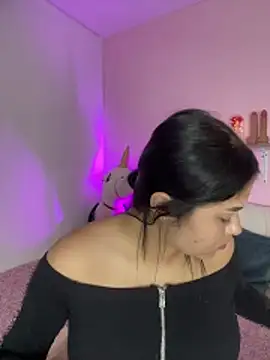 Oriana Guzman online show from November 9, 2025, 1:04 am