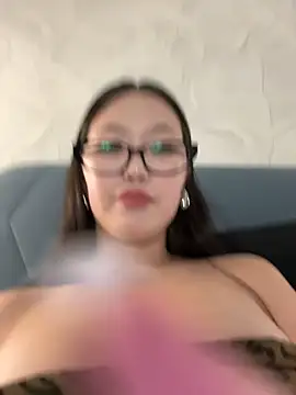 Aiko Yumi online show from March 3, 2025, 8:00 pm