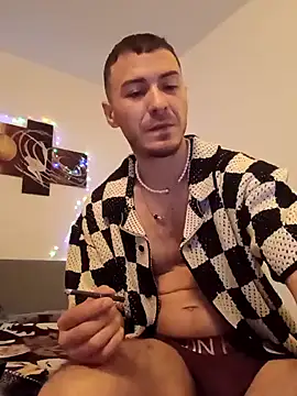 Snapshot of BenDover313OF chatting on December 16, 2024, 9:31 pm BenDover313OF online show from December 16, 2024, 9:31 pm