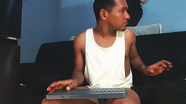 Grandeygruesa1 online show from April 12, 2026, 2:27 am