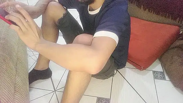 Snapshot of UncutToyBoy23cm chatting on November 6, 2025, 4:52 pm UncutToyBoy23cm online show from November 6, 2025, 4:52 pm