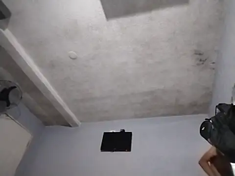 Snapshot of UncutToyBoy23cm chatting on January 12, 2026, 5:01 am UncutToyBoy23cm online show from January 12, 2026, 5:01 am