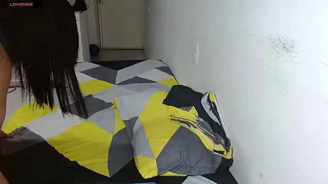 Snapshot of Mia_Adell_11 chatting on October 9, 2025, 3:37 am Mia Adell 11 online show from October 9, 2025, 3:37 am