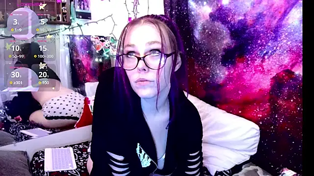 Snapshot of EverlyEster chatting on February 22, 2025, 8:07 am EverlyEster online show from February 22, 2025, 8:07 am