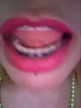 gatadeojosclaros online show from March 23, 2025, 2:37 am