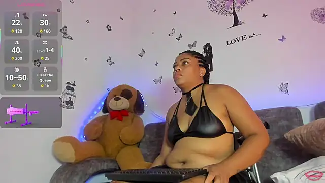 BrianaHazel online show from November 13, 2025, 11:47 pm