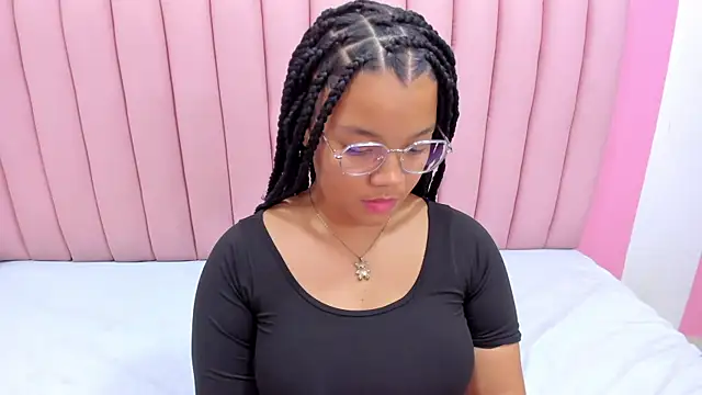 ISABELLA 020 online show from February 12, 2025, 3:16 pm