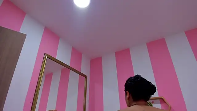 ISABELLA 020 online show from November 1, 2025, 12:40 pm