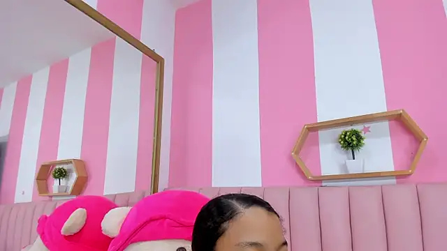 ISABELLA 020 online show from March 30, 2026, 12:06 pm