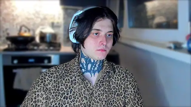  torfin  online show from April 25, 2026, 11:02 pm