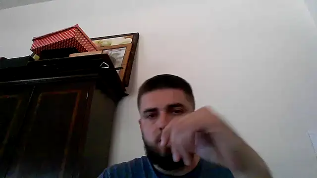 Snapshot of Dat1994 chatting on February 12, 2025, 4:33 pm Dat1994 online show from February 12, 2025, 4:33 pm