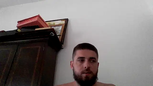 Snapshot of Dat1994 chatting on February 12, 2025, 7:35 pm Dat1994 online show from February 12, 2025, 7:35 pm