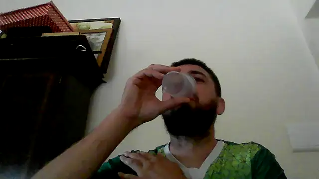 Snapshot of Dat1994 chatting on February 26, 2025, 11:20 am Dat1994 online show from February 26, 2025, 11:20 am