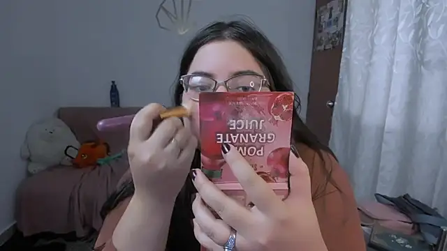 Aria Fullbuster online show from December 17, 2025, 8:26 pm