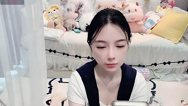 Snapshot of AKiKi711 chatting on April 19, 2026, 4:23 am AKiKi711 online show from April 19, 2026, 4:23 am