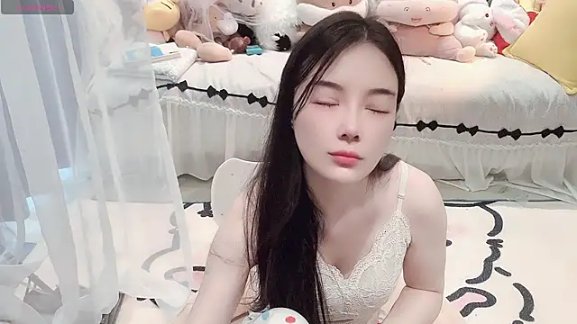 Snapshot of AKiKi711 chatting on May 5, 2026, 5:04 am AKiKi711 online show from May 5, 2026, 5:04 am