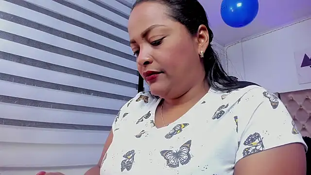 Snapshot of Danna_Ramiirez chatting on December 17, 2024, 6:53 pm Danna Ramiirez online show from December 17, 2024, 6:53 pm
