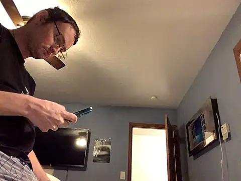 Hebrewhammers42 online show from January 27, 2025, 6:19 am