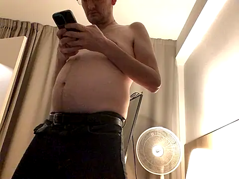 Hebrewhammers42 online show from December 17, 2025, 7:42 pm