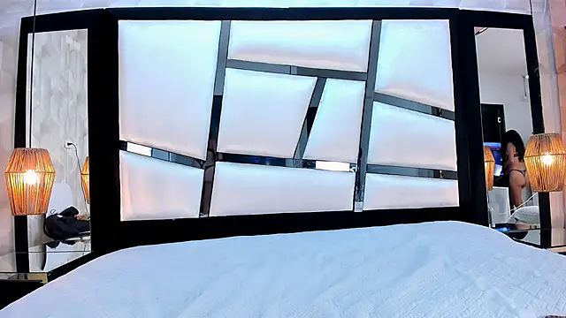 LiaObrien online show from February 19, 2026, 9:22 pm