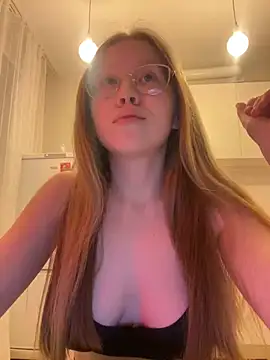 Snapshot of Eva_Weyne chatting on February 20, 2025, 6:02 pm Eva Weyne online show from February 20, 2025, 6:02 pm