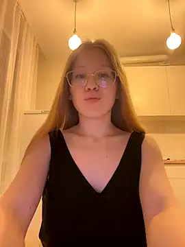 Snapshot of Eva_Weyne chatting on September 15, 2025, 7:14 pm Eva Weyne online show from September 15, 2025, 7:14 pm
