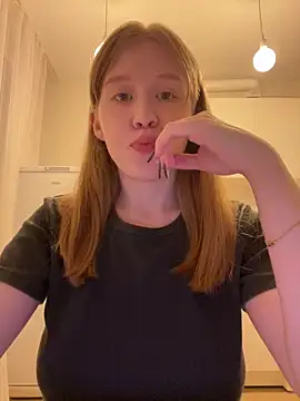 Eva Weyne online show from April 12, 2026, 8:36 pm