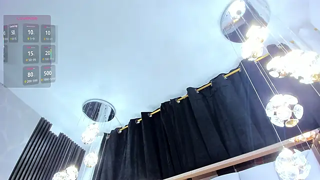 Snapshot of SarayRoyse chatting on October 16, 2025, 7:37 pm SarayRoyse online show from October 16, 2025, 7:37 pm