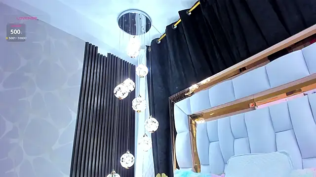 SarayRoyse online show from February 8, 2026, 7:39 pm