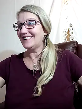 Snapshot of irinamaux chatting on January 24, 2025, 6:35 pm irinamaux online show from January 24, 2025, 6:35 pm