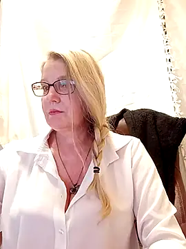 Snapshot of irinamaux chatting on January 30, 2025, 5:39 pm irinamaux online show from January 30, 2025, 5:39 pm