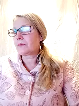 Snapshot of irinamaux chatting on February 7, 2025, 6:24 am irinamaux online show from February 7, 2025, 6:24 am
