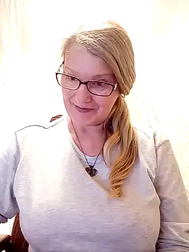 Snapshot of irinamaux chatting on February 9, 2025, 6:54 am irinamaux online show from February 9, 2025, 6:54 am
