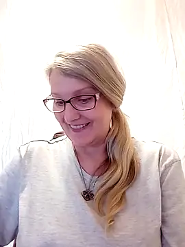 Snapshot of irinamaux chatting on February 9, 2025, 10:20 am irinamaux online show from February 9, 2025, 10:20 am
