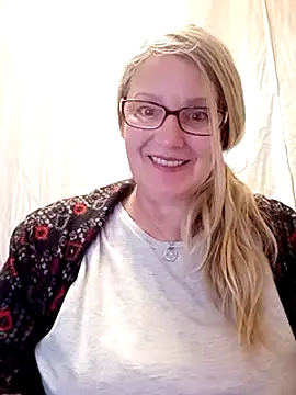 Snapshot of irinamaux chatting on February 12, 2025, 12:55 pm irinamaux online show from February 12, 2025, 12:55 pm