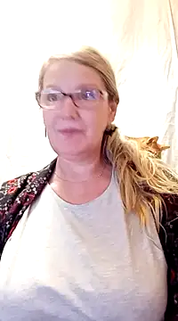 Snapshot of irinamaux chatting on February 13, 2025, 7:03 am irinamaux online show from February 13, 2025, 7:03 am