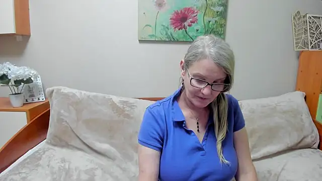 Snapshot of irinamaux chatting on February 15, 2025, 9:16 am irinamaux online show from February 15, 2025, 9:16 am