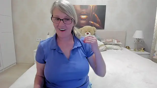 Snapshot of irinamaux chatting on February 16, 2025, 2:54 pm irinamaux online show from February 16, 2025, 2:54 pm
