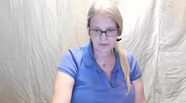 Snapshot of irinamaux chatting on February 21, 2025, 7:56 am irinamaux online show from February 21, 2025, 7:56 am