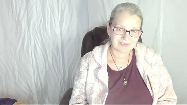 Snapshot of irinamaux chatting on February 28, 2025, 8:09 am irinamaux online show from February 28, 2025, 8:09 am