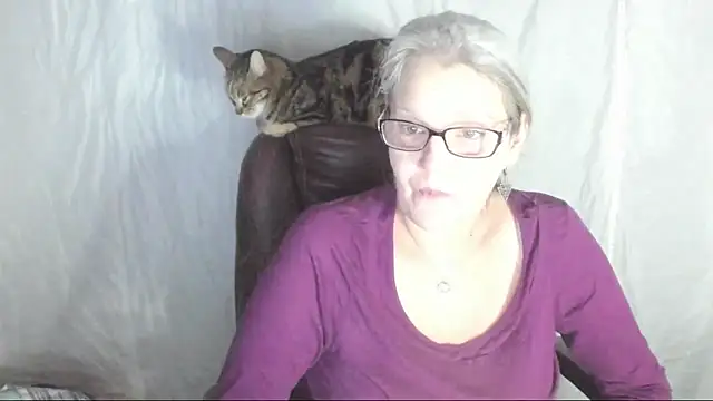 Snapshot of irinamaux chatting on March 7, 2025, 2:25 am irinamaux online show from March 7, 2025, 2:25 am