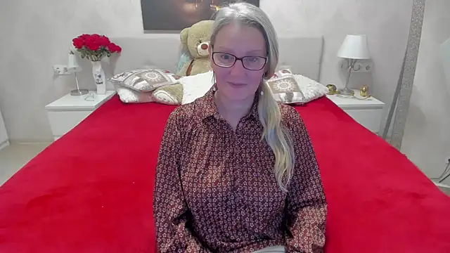 Snapshot of irinamaux chatting on March 14, 2025, 10:29 am irinamaux online show from March 14, 2025, 10:29 am