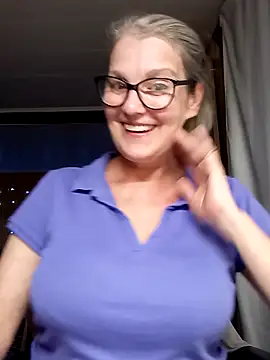 Snapshot of irinamaux chatting on September 11, 2025, 4:40 pm irinamaux online show from September 11, 2025, 4:40 pm