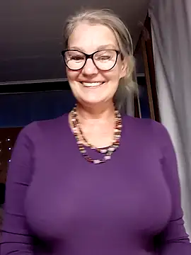 Snapshot of irinamaux chatting on September 14, 2025, 6:12 am irinamaux online show from September 14, 2025, 6:12 am