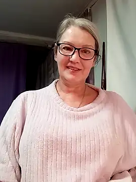 irinamaux online show from February 12, 2026, 11:55 pm