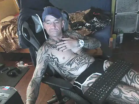 Tomi18cmm2 online show from September 28, 2025, 6:19 am