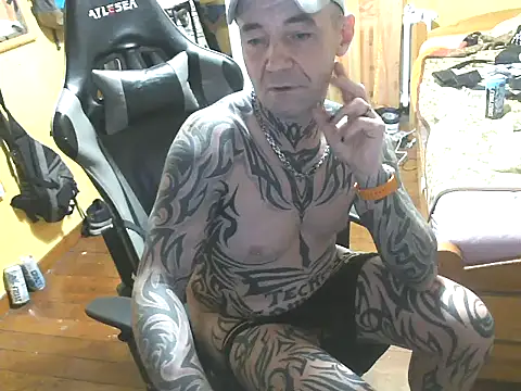 Tomi18cmm2 online show from February 15, 2026, 8:49 pm