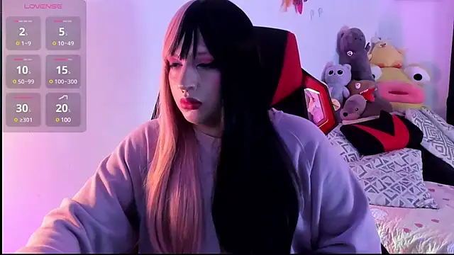 Snapshot of _Skie_ chatting on February 7, 2025, 8:33 am Skie online show from February 7, 2025, 8:33 am