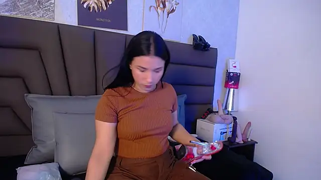 Sofi Perez  online show from March 30, 2026, 11:22 am