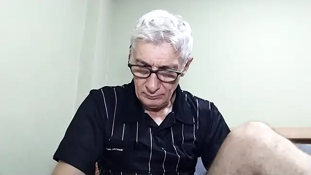 BIGUNCUTHARDCOCK online show from January 6, 2026, 12:25 am